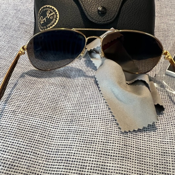Ray Ban aviator sun glasses